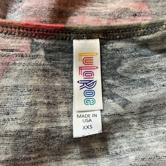 Floral top 🖤 - Picture 11 of 11